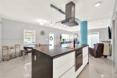 Casa en venta en Miami, Florida, 3 dormitorios, 137.12 m2 № 1368903 - foto 11