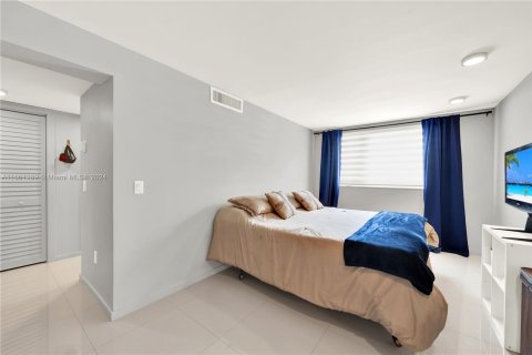 Casa en venta en Miami, Florida, 3 dormitorios, 137.12 m2 № 1368903 - foto 17