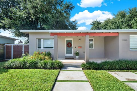 Villa ou maison à vendre à Miami, Floride: 3 chambres, 137.12 m2 № 1368903 - photo 1