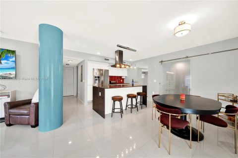 Casa en venta en Miami, Florida, 3 dormitorios, 137.12 m2 № 1368903 - foto 5