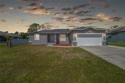 House in Port Charlotte, Florida 3 bedrooms, 173.08 sq.m. № 1190843 - photo 1