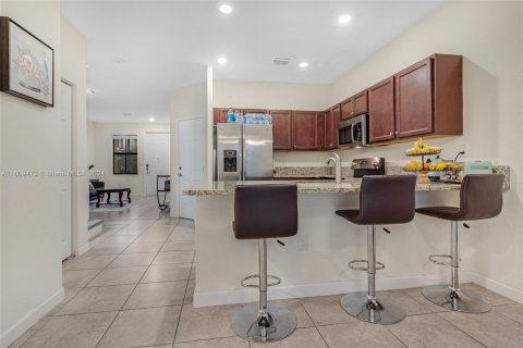 Touwnhouse à vendre à Hialeah, Floride: 3 chambres, 182 m2 № 1231817 - photo 3