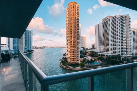 Condominio en venta en Miami, Florida, 3 dormitorios, 183.67 m2 № 1365876 - foto 4