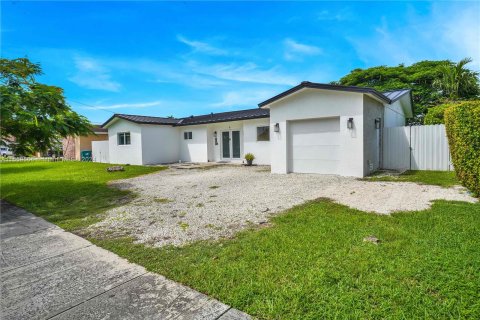 Villa ou maison à vendre à Miami, Floride: 4 chambres № 1365795 - photo 8