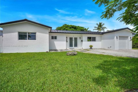 Villa ou maison à vendre à Miami, Floride: 4 chambres № 1365795 - photo 10