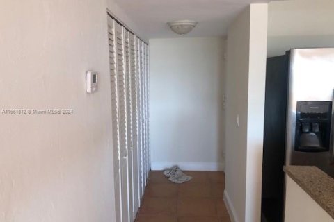 Condominio en alquiler en Miami, Florida, 3 dormitorios, 111.95 m2 № 1367256 - foto 8