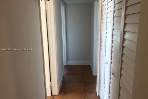 Condominio en alquiler en Miami, Florida, 3 dormitorios, 111.95 m2 № 1367256 - foto 19