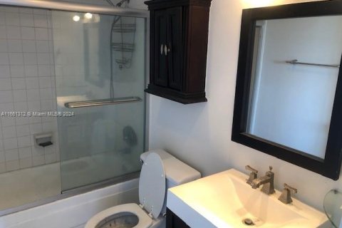 Condominio en alquiler en Miami, Florida, 3 dormitorios, 111.95 m2 № 1367256 - foto 30