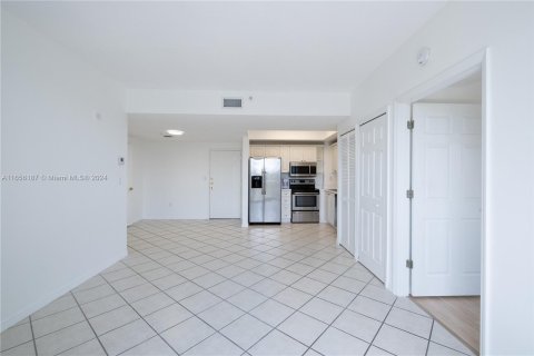 Condominio en alquiler en Miami, Florida, 2 dormitorios, 76.92 m2 № 1367229 - foto 12