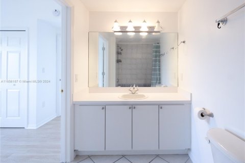 Copropriété à louer à Miami, Floride: 2 chambres, 76.92 m2 № 1367229 - photo 3