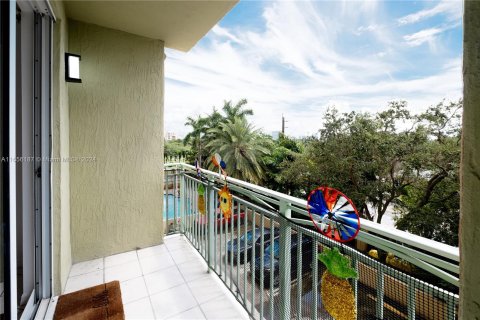 Condominio en alquiler en Miami, Florida, 2 dormitorios, 76.92 m2 № 1367229 - foto 2