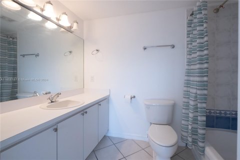 Copropriété à louer à Miami, Floride: 2 chambres, 76.92 m2 № 1367229 - photo 4