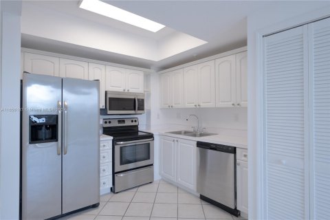 Copropriété à louer à Miami, Floride: 2 chambres, 76.92 m2 № 1367229 - photo 15