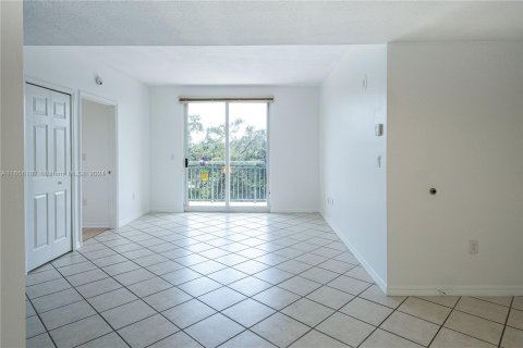 Condominio en alquiler en Miami, Florida, 2 dormitorios, 76.92 m2 № 1367229 - foto 17