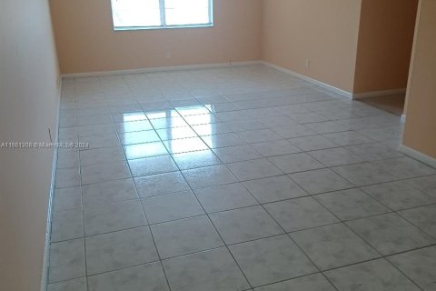 Condominio en alquiler en Homestead, Florida, 3 dormitorios, 98.48 m2 № 1367257 - foto 3