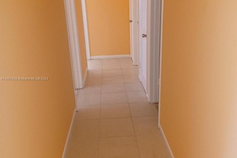 Copropriété à louer à Homestead, Floride: 3 chambres, 98.48 m2 № 1367257 - photo 14