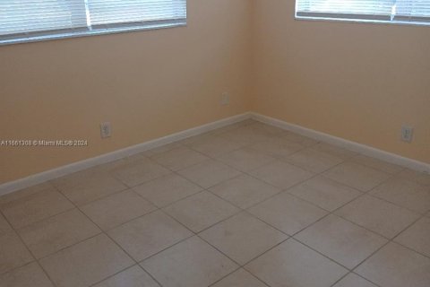 Condominio en alquiler en Homestead, Florida, 3 dormitorios, 98.48 m2 № 1367257 - foto 10