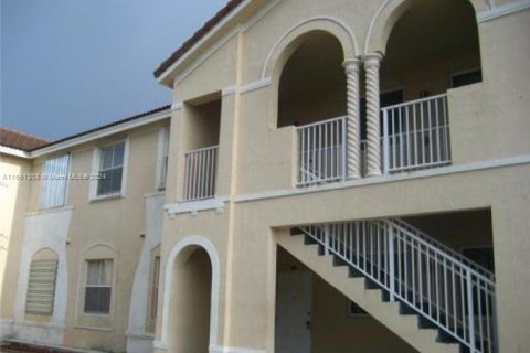 Condominio en alquiler en Homestead, Florida, 3 dormitorios, 98.48 m2 № 1367257 - foto 1