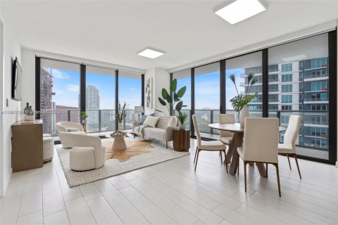 Condo in Miami, Florida, 3 bedrooms  № 1367179 - photo 2