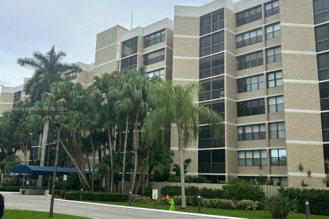 Apartamento en alquiler en Weston, Florida, 2 dormitorios, 118.26 m2 № 1367228 - foto 15