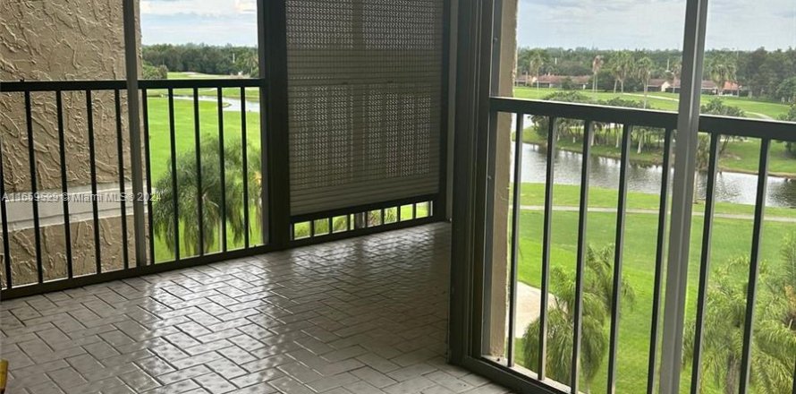 Apartment in Weston, Florida 2 bedrooms, 118.26 sq.m. № 1367228