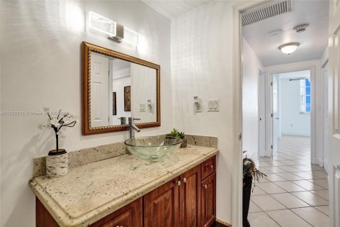 Copropriété à vendre à Sunny Isles Beach, Floride: 2 chambres, 113.34 m2 № 1293474 - photo 21