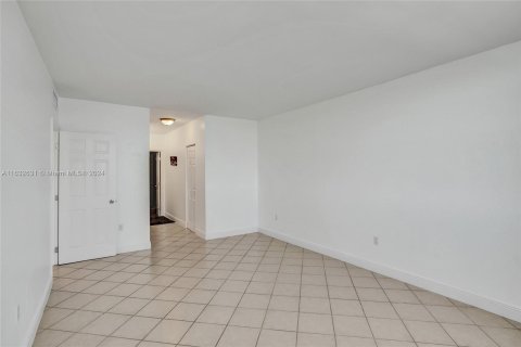 Copropriété à vendre à Sunny Isles Beach, Floride: 2 chambres, 113.34 m2 № 1293474 - photo 28