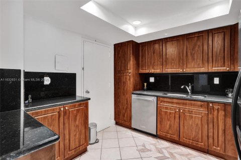 Copropriété à vendre à Sunny Isles Beach, Floride: 2 chambres, 113.34 m2 № 1293474 - photo 16