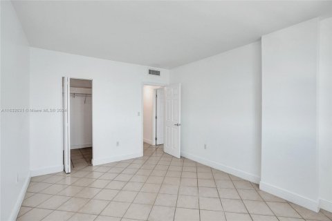 Copropriété à vendre à Sunny Isles Beach, Floride: 2 chambres, 113.34 m2 № 1293474 - photo 24