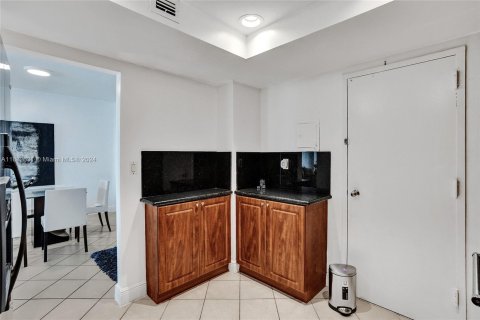 Copropriété à vendre à Sunny Isles Beach, Floride: 2 chambres, 113.34 m2 № 1293474 - photo 19