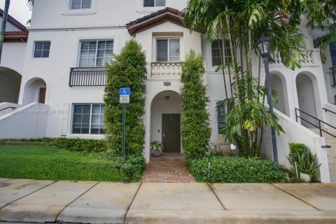 Condo in Miramar, Florida, 3 bedrooms  № 1365315 - photo 1