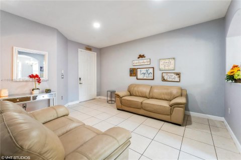 Touwnhouse à vendre à Doral, Floride: 5 chambres, 218.78 m2 № 1365316 - photo 14