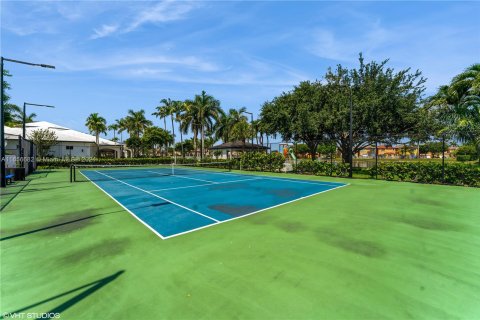 Touwnhouse à vendre à Doral, Floride: 5 chambres, 218.78 m2 № 1365316 - photo 8