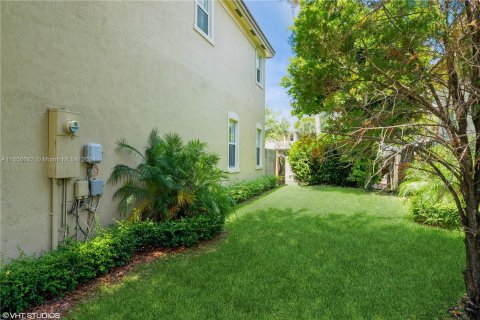 Townhouse in Doral, Florida 5 bedrooms, 218.78 sq.m. № 1365316 - photo 3