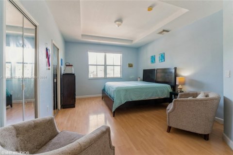 Touwnhouse à vendre à Doral, Floride: 5 chambres, 218.78 m2 № 1365316 - photo 23