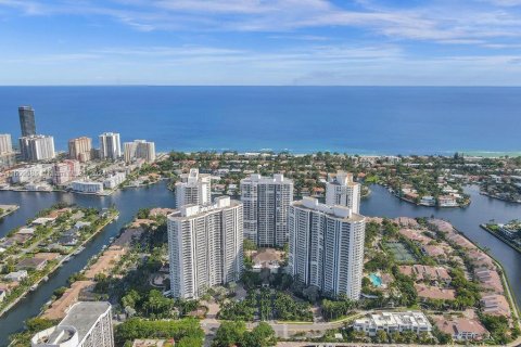 Condominio en venta en Aventura, Florida, 3 dormitorios, 294.78 m2 № 1233464 - foto 3