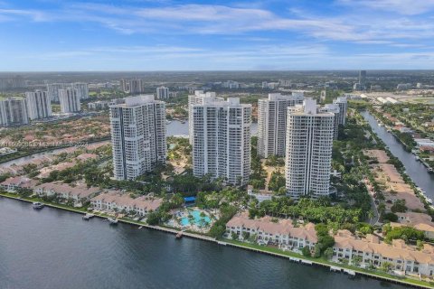 Condominio en venta en Aventura, Florida, 3 dormitorios, 294.78 m2 № 1233464 - foto 6