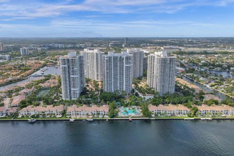 Copropriété à vendre à Aventura, Floride: 3 chambres, 294.78 m2 № 1233464 - photo 7