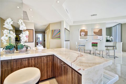 Condo in Aventura, Florida, 3 bedrooms  № 1233464 - photo 13