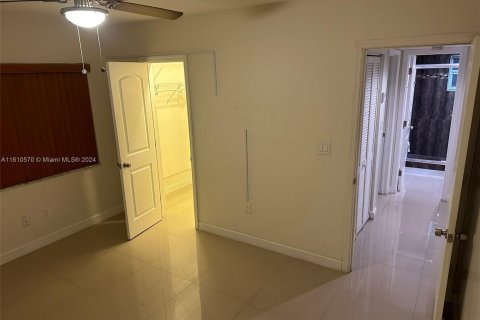 Copropriété à vendre à Miami, Floride: 2 chambres, 91.69 m2 № 1233468 - photo 9