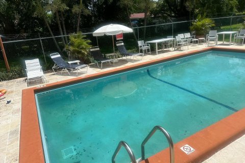 Condo in Miami, Florida, 2 bedrooms  № 1233468 - photo 14