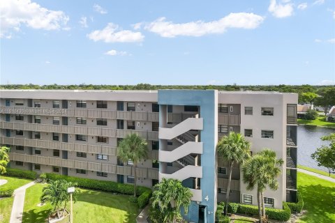 Condominio en venta en Pembroke Pines, Florida, 2 dormitorios, 94.85 m2 № 1233467 - foto 1