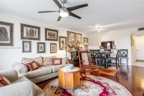 Condominio en venta en Pembroke Pines, Florida, 2 dormitorios, 94.85 m2 № 1233467 - foto 4