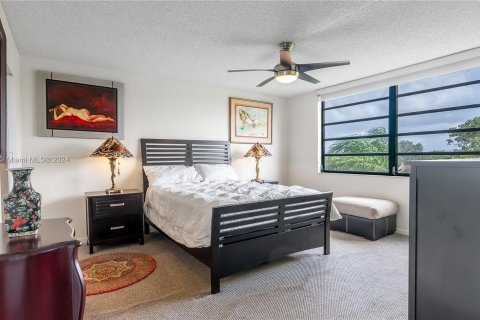 Condominio en venta en Pembroke Pines, Florida, 2 dormitorios, 94.85 m2 № 1233467 - foto 15