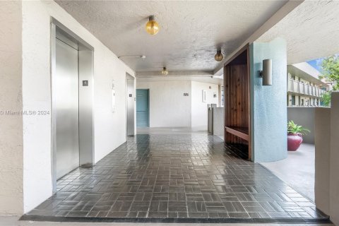 Condominio en venta en Pembroke Pines, Florida, 2 dormitorios, 94.85 m2 № 1233467 - foto 24