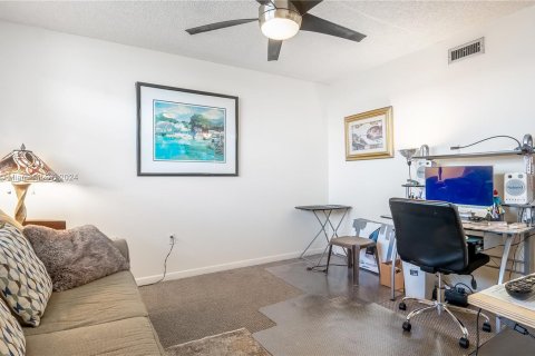 Condominio en venta en Pembroke Pines, Florida, 2 dormitorios, 94.85 m2 № 1233467 - foto 21