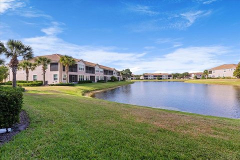 Townhouse in Davenport, Florida 2 bedrooms, 133.31 sq.m. № 1192140 - photo 27