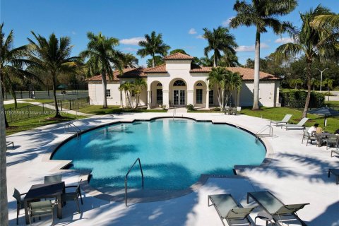 Casa en venta en Port St. Lucie, Florida, 4 dormitorios, 219.25 m2 № 920777 - foto 27