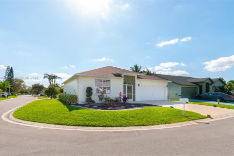 Villa ou maison à vendre à Greenacres, Floride: 2 chambres, 124.49 m2 № 1103021 - photo 3