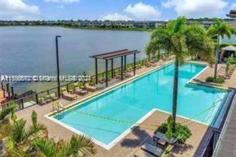 Touwnhouse à vendre à Miami Lakes, Floride: 3 chambres, 161.93 m2 № 1103073 - photo 18